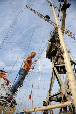 Gdansk. Stocznia Remontowa. Prace przy nowo postawionych...