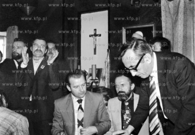 Delegacja Solidarnosci w siedzibie KIKw Warszawie przed...