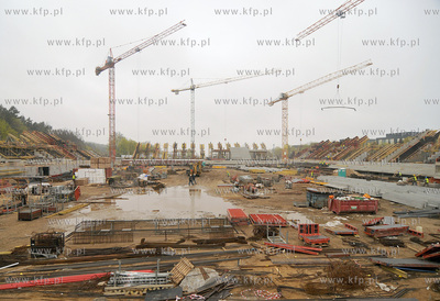 Gdynia. Budowa nowego stadionu pilkarskiego przy ul....