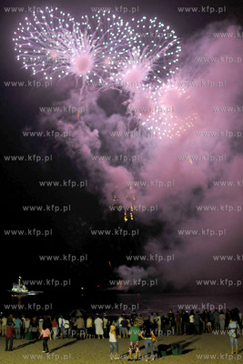 Plaza z Gdyni Srodmiesciu. Towarzyszace imprezie Beach...