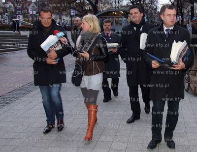 Sopot. Akcja wyborcza prezydenta Sopotu Jacka Karnowskiego,...