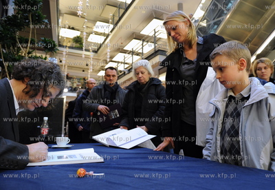 Centrum Handlowe Manhattan w Gdansku Wrzeszczu. Maciej...