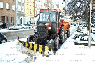 Grudniowy atak zimy na ulice Gdanska. 09.12.2010 Fot.Michal...