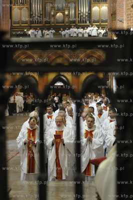 Msza Krzyzma w katedrze pelplinskiej sprawowana przez...