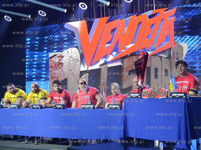 Hala Sportowo - Widowiskowa w Rumi. Konferencja prasowa...