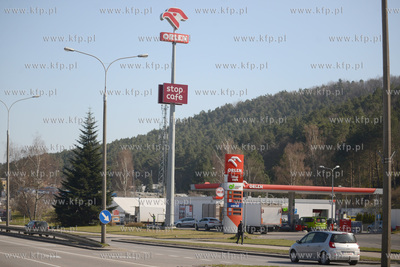 Gdynia. Stacje paliw przy ul. Morskiej
08.04.2020
Fot....