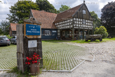 Gospoda Mały Holender w zabytkowym domu podcieniowym...