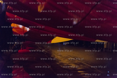 Gdańsk. Przemarsz konduktu żałobnego z trumną zamordowanego...