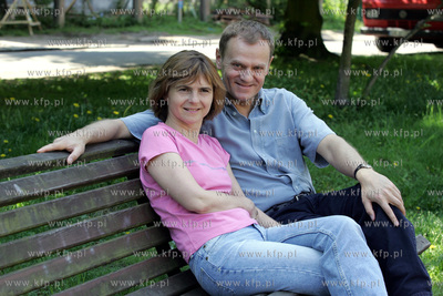 Donald Tusk z zona Malgorzata i psem Szeryfem. 26.05.2005...