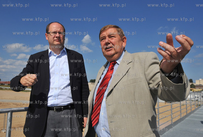 Budowa stadionu w Gdansku Letnicy. Budowe odwiedzil...