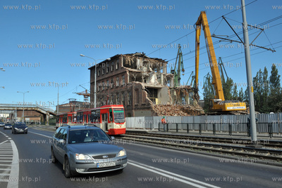 Wyburzanie stoczniowych budynkow przy ul. Jana z Kolna.
06.09.2012...