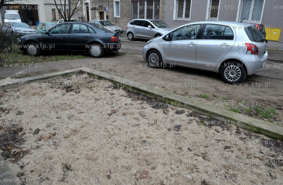 Samochody z rejestracjami spoza Gdanska zaparkowane...