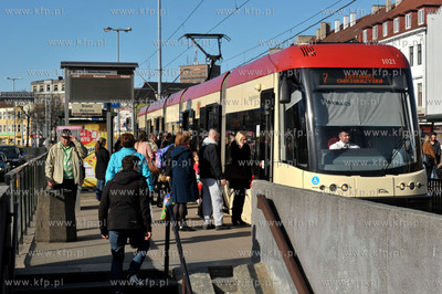 Gdansk. Tramwaj Pessa na przystanku na ul. Waly Jagiellonskie....