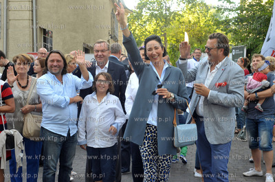 10 festyn i akcja charytatywna Zeszyt dla ucznia na...