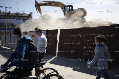 Gdansk. Rozbiorka kamienicy na skrzyzowaniu ul. Slowackiego...