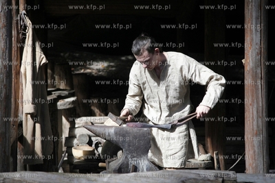 Swieto Plonow na sopockim Grodzisku. Na zdjeciach czesc...