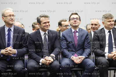 Gdansk. Amber Expo. PERN Przyjazn podpisal  umowę...