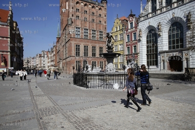 Fontanna Neptuna na Dlugim Targu w Gdansku. Neptun...