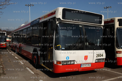 Autobus  Neoplan N4020 w zajezdni ZKM przy ul. Hallera...