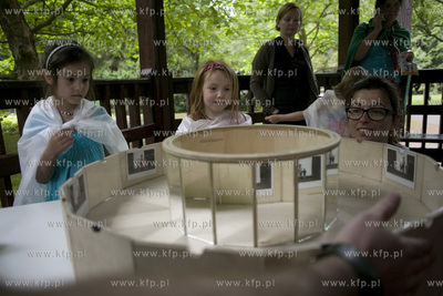 Gdańsk Oliwa. Parkowanie w parku oliwskim.  Zatrzymać...