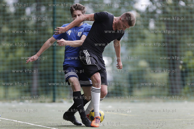 Gdansk Zaspa. Pilkarski turniej dzikich druzyn Do przerwy...