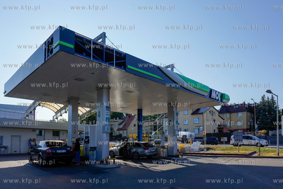 Gdansk, Suchanino, ul. Beethovena. Stacja paliw Lotos...