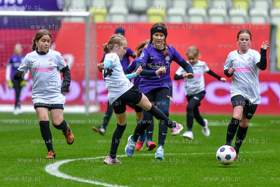 Mecz drużyn influencerek na Polsat Plus Arenie Gdańsk...