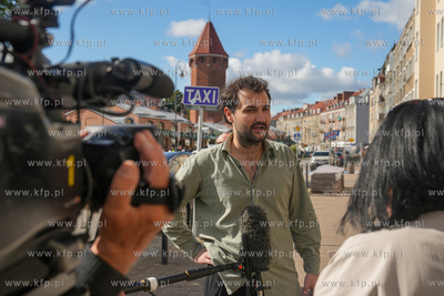 Gdańsk, Podwale Staromiejskie. Odłonięcie muralu...