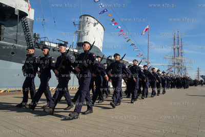 Gdynia. Skwer Kościuszki. 127 podchorążych I roku...