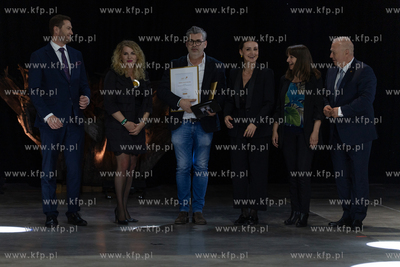 Pokaz mody i bursztynu AMBER Vibes podczas międzynarodowych...