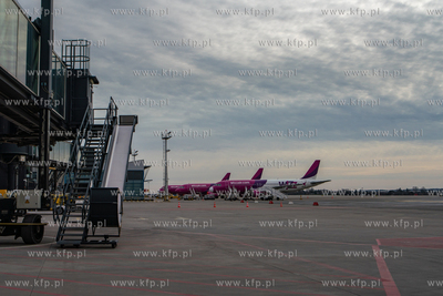 Gdańsk, Port Lotniczy im. Lecha Wałęsy. Z powodu...
