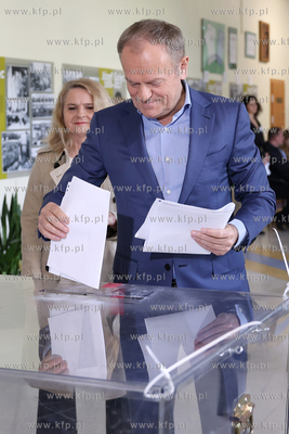 Wybory samorządowe 2024 w Sopocie. Premier Donald...