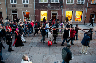 Gdanska Droga Krzyzowa, organizowana przez ojcow dominikanow.
30.03.2012
fot....