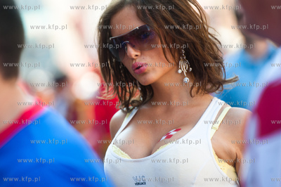 Gdansk. Ulica Dluga. Chorwaccy kibice na ulicach Glownego...