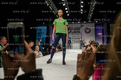 Miedzynarodowe Targi Gdanskie Amber Expo. Hoop Likes...
