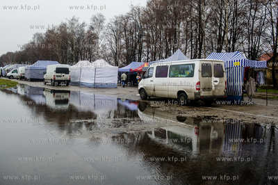 Gielda samochodowa w Pruszczu Gdanskim. Jedno z
najwiekszych...