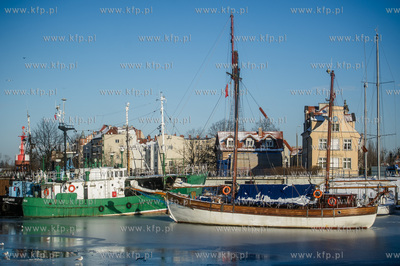 Gdańsk. Mroźny, słoneczny, zimowy dzień. Minusowe...
