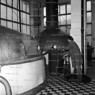 Linia produkcyjna piwa w Gdanskich Zakladach Piwowarskich...