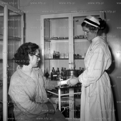 W gabinecie zabiegowym. ( lata60).
1960
0001827z
Fot....