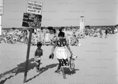 Wypoczynek na plaży. 
9.08.1964
0002241z
Fot. Zbigniew...