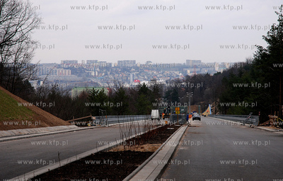 Gdynia. Dobiegaj1 konca prace przy budowie ostatniego...