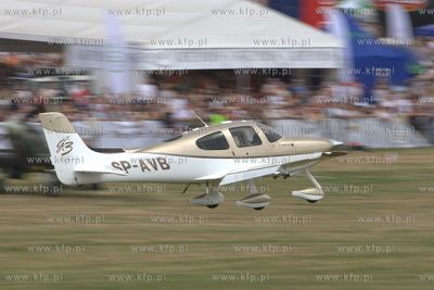 Goraszka , XIII Piknik w Goraszce Nz. Cirrus SR22
08.06.2008
fot....