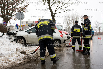 Kolizja drogowa na ul. Kartuskiej w wyniku ktorej dwie...