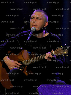 Teatr Muzyczny w Gdyni. Koncert zespo3u Raz Dwa Trzy...