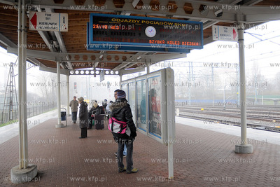 Dworzec  kolejowy Gdynia Glowna. Wyswietlacz informujacy...