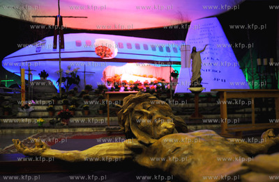 Grob Panski w kosciele Najswietszej Marii Panny Wspomozenia...