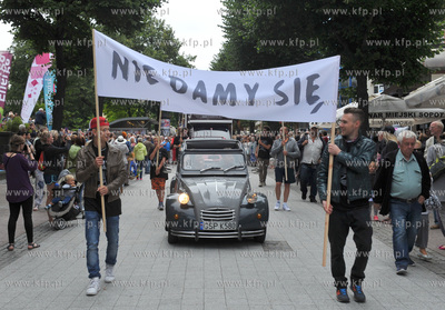 Sopot. Molo Jazz Festival. Pochod Nowoorleanski z Placu...