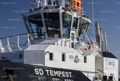 SD Tempest, holownik typu RotorTug z trzema pędnikami...