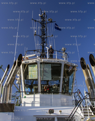 SD Tempest, holownik typu RotorTug z trzema pędnikami...