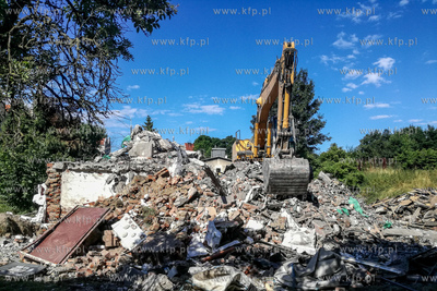 Rozbiórka budynku na ul. Legnickiej w Gdańsku. 04.07.2018...